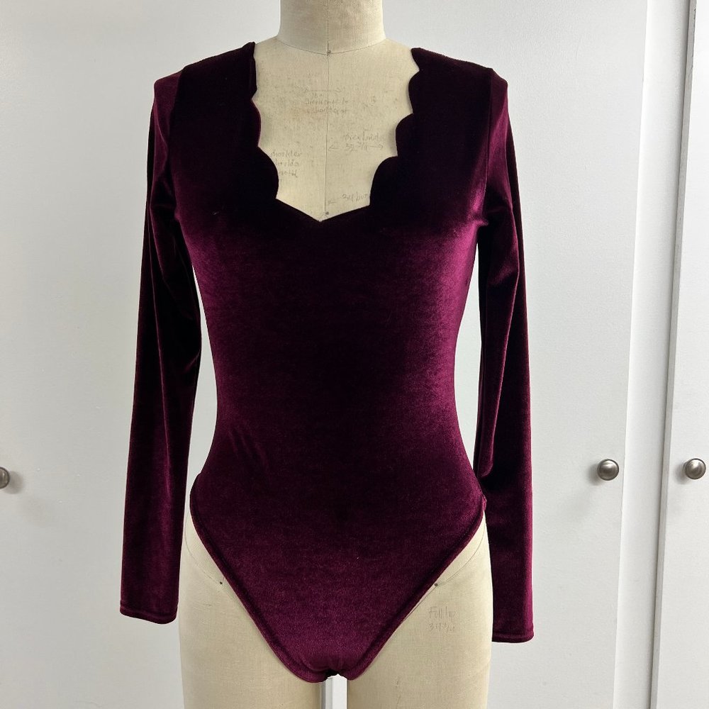 NWT Nasty Gal Burgundy Stretch Velvet Bodysuit - Size 4